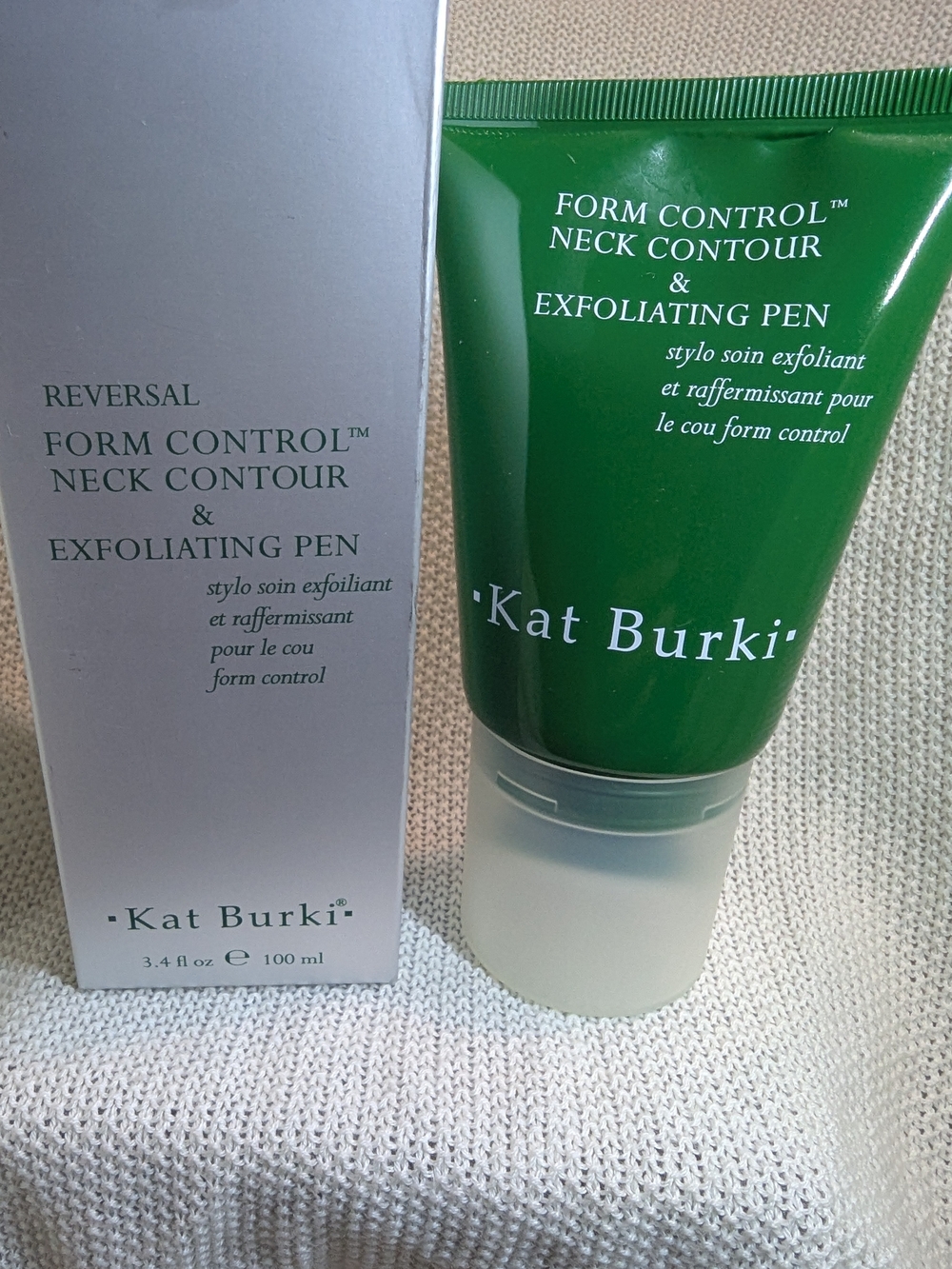 Form Control Neck Contour & Exfoliating Pen - Kat Burki
